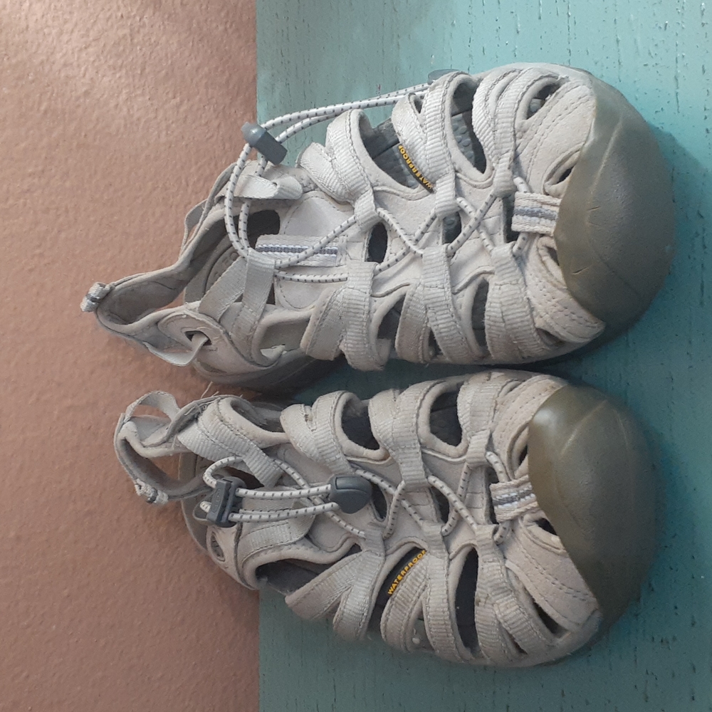 KEEN SANDALS SZ 10.5 WOS